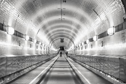 Maschauer Ingo  - Fotografische Gesellschaft Regensburg - Tunnel - Annahme