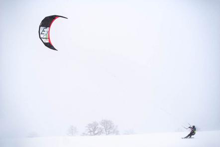 Christof Anolick - Studio Bahnhof 8 - Kite on Snow