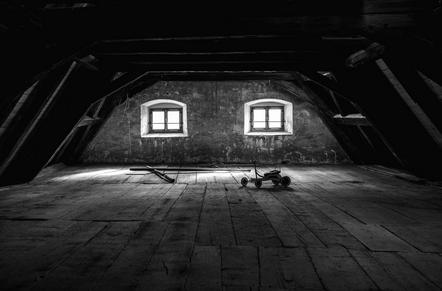 Ingo Maschauer - Fotografische Gesellschaft Regensburg - Der Dachboden - Annahme