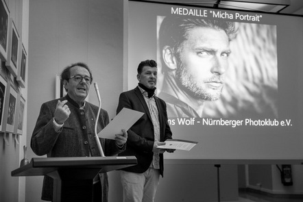 2. Platz  der Autoren - Dr. Alfons Wolf erhielt eine Medaille